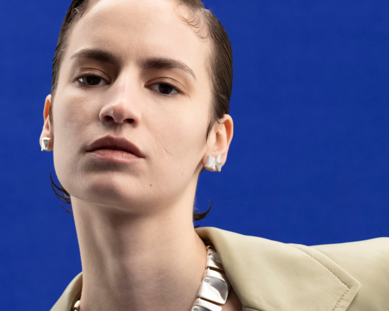 Kalevala-Fylgia-korvakorut-hopea-muotoilija-Björn-Weckström.