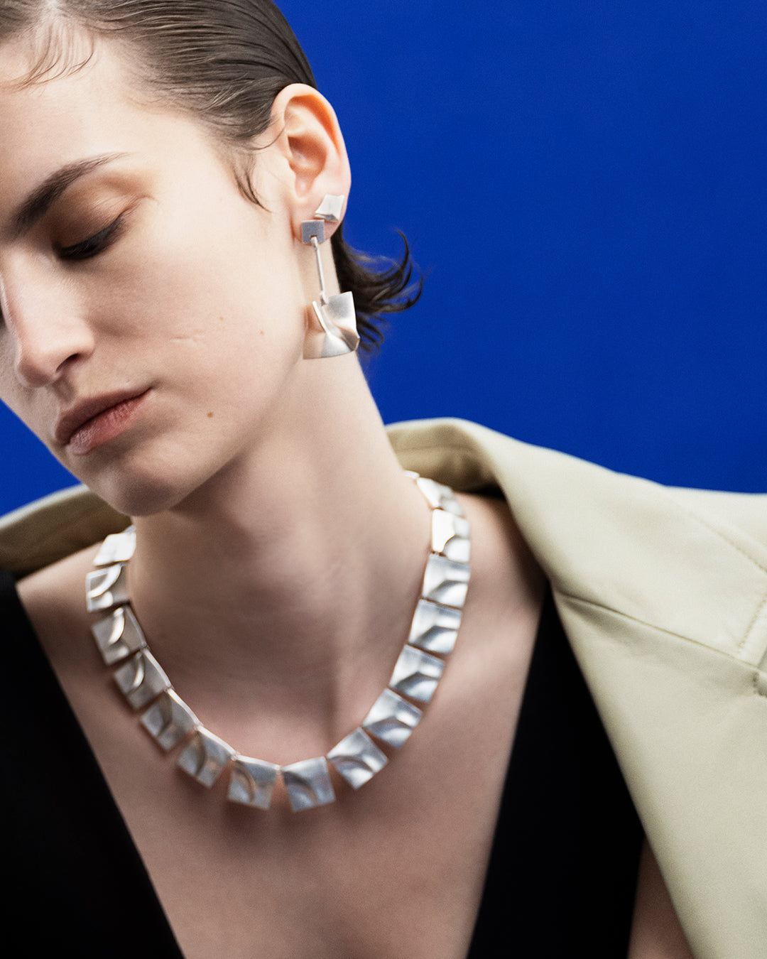 Galaktiset huiput -kaulakoru hopea