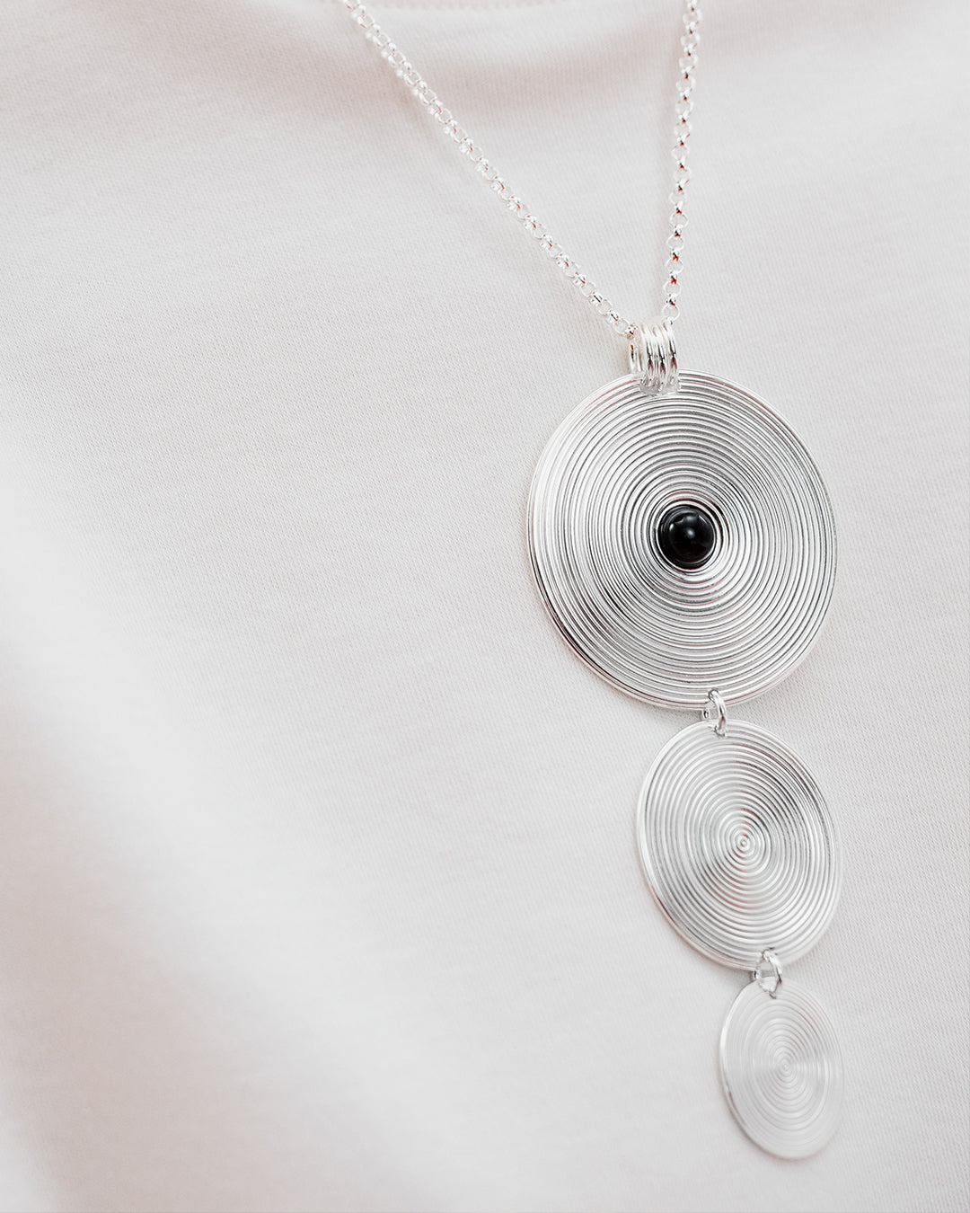 Kosmos Pendant silver onyx