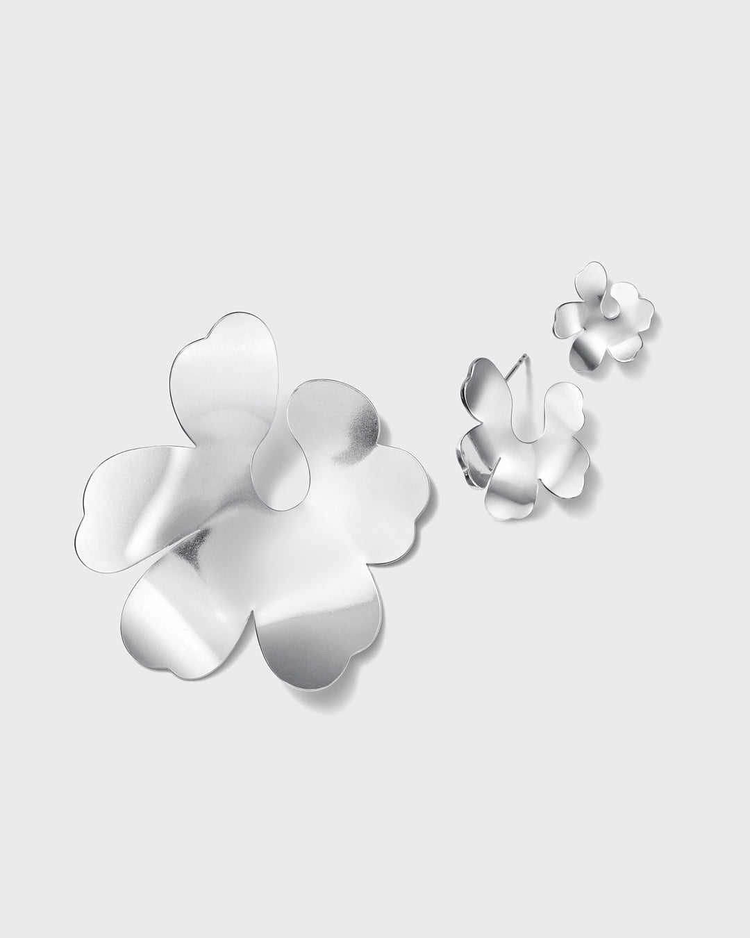 Unikko ミニピアス ブロンズ