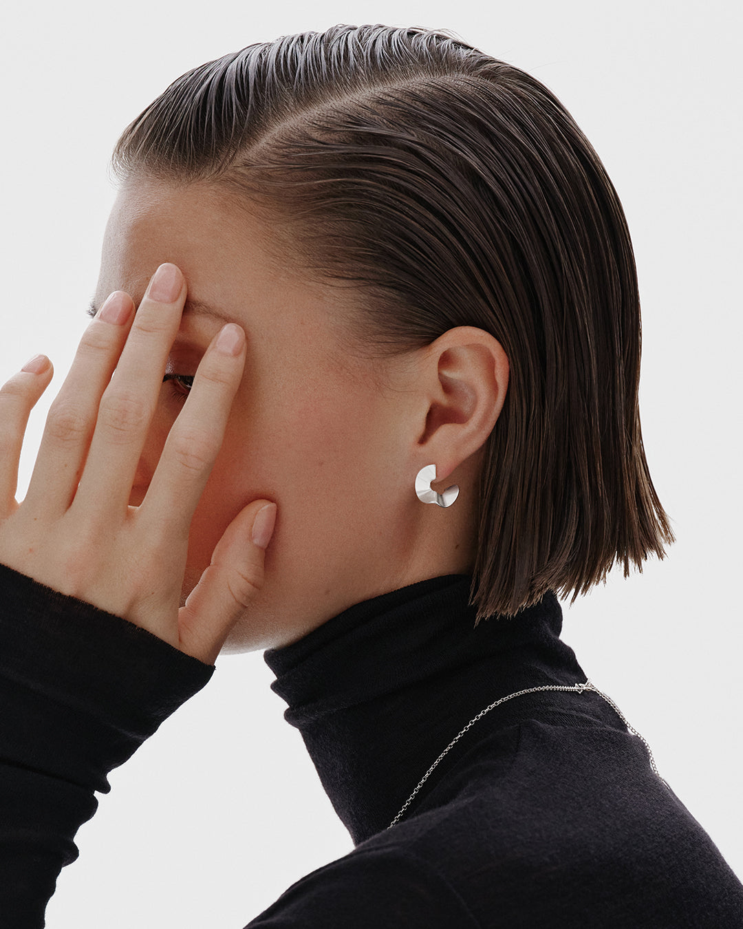 Vetovoima スモールピアス シルバー ハーフピアス(左)