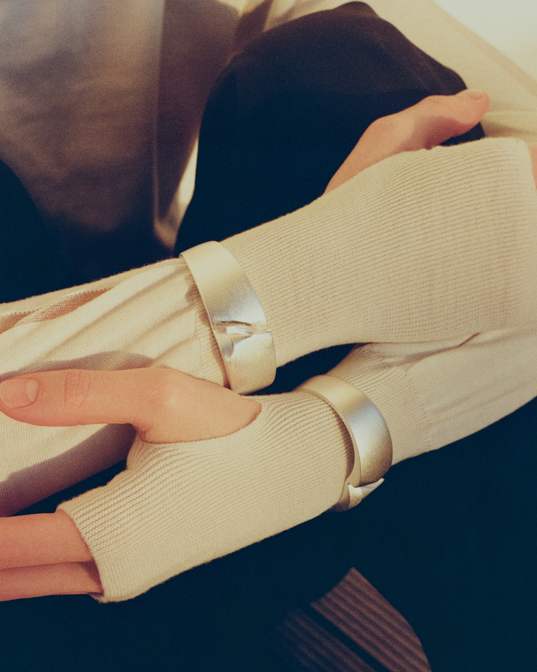 Mikko-Puttonen-ja-kaksi-Darinan-rannekorua