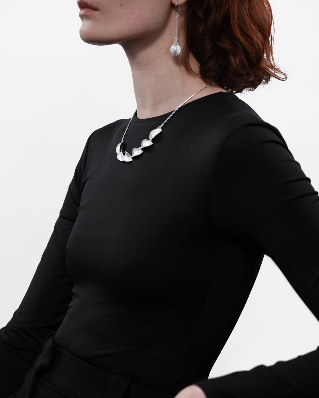 Lumikukka ブロンズネックレス