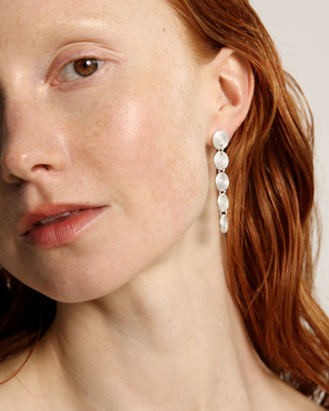 Kosmos-korvakorut 5 osaa hopea puolipari vasen