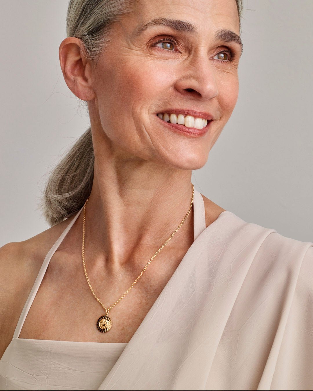 Aurinkoleijona ゴールドチャーム