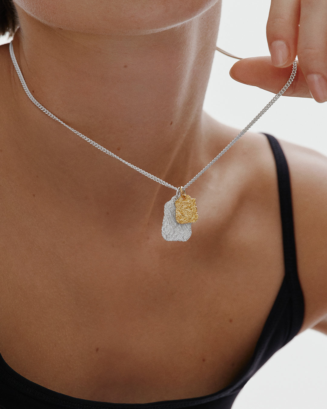 Itu エングレービングチャーム ラージ シルバー