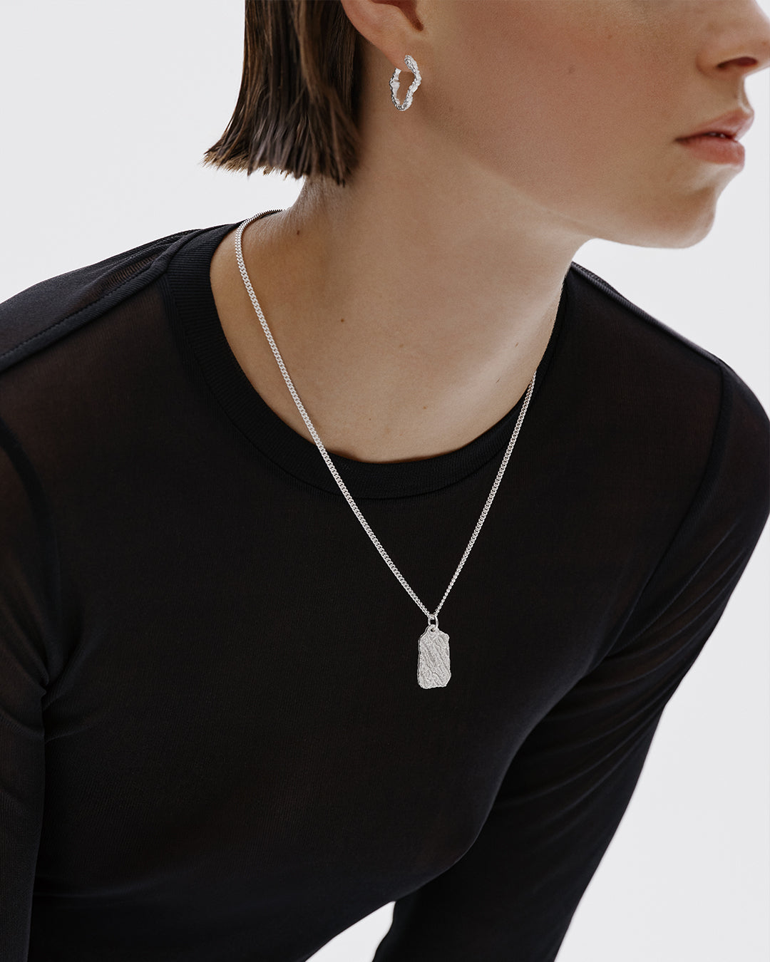 Itu エングレービングチャーム ラージ シルバー