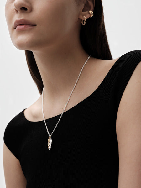 Itu-ear cuff hopea kullattu