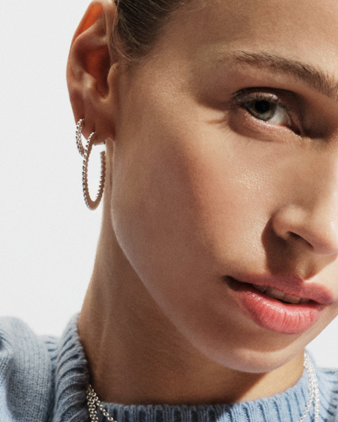 Valoisa スモールフープピアス