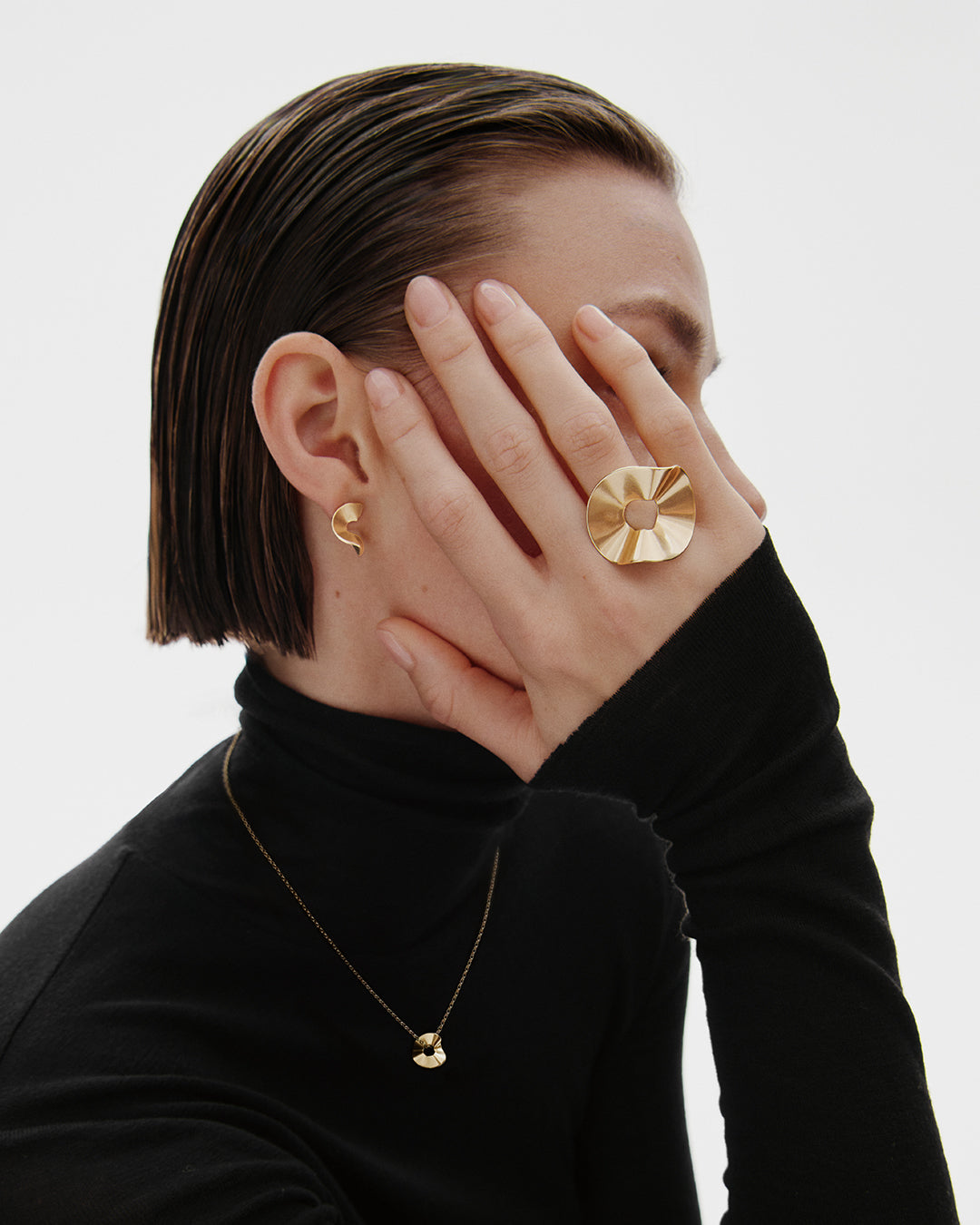 Vetovoima スモールピアス ブロンズ