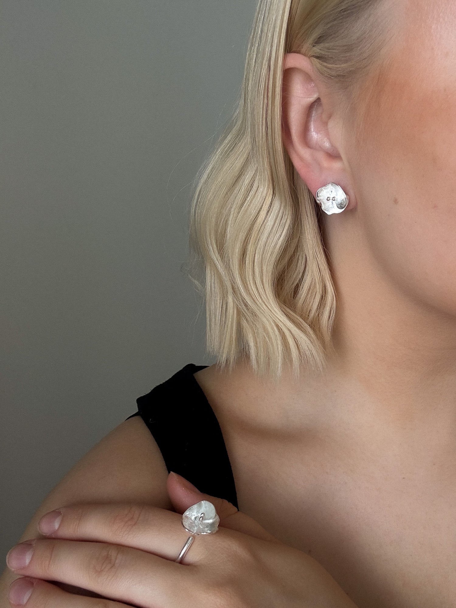 Summer Night Rose ring silver